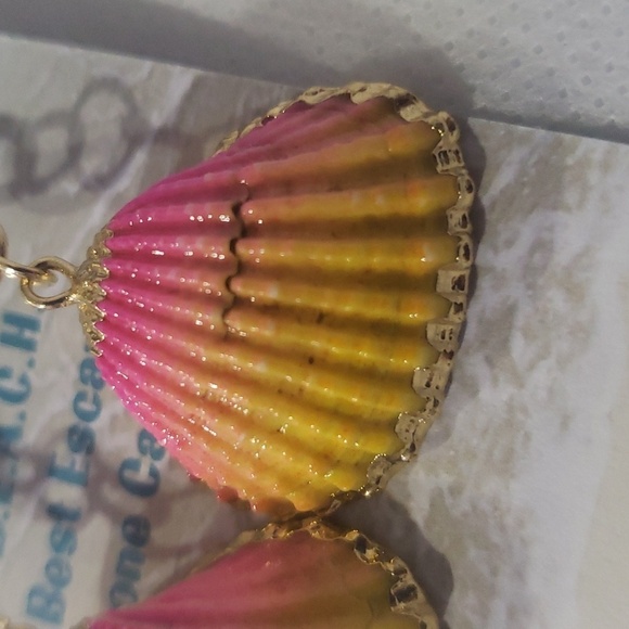 213- Shell Hand Painted Yellow Pink Gold Color Dangle Earrings Handmade NWT - Picture 4 of 4